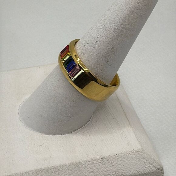 NWOT Size 5 Titanium band with rainbow flag stones - Picture 2 of 5